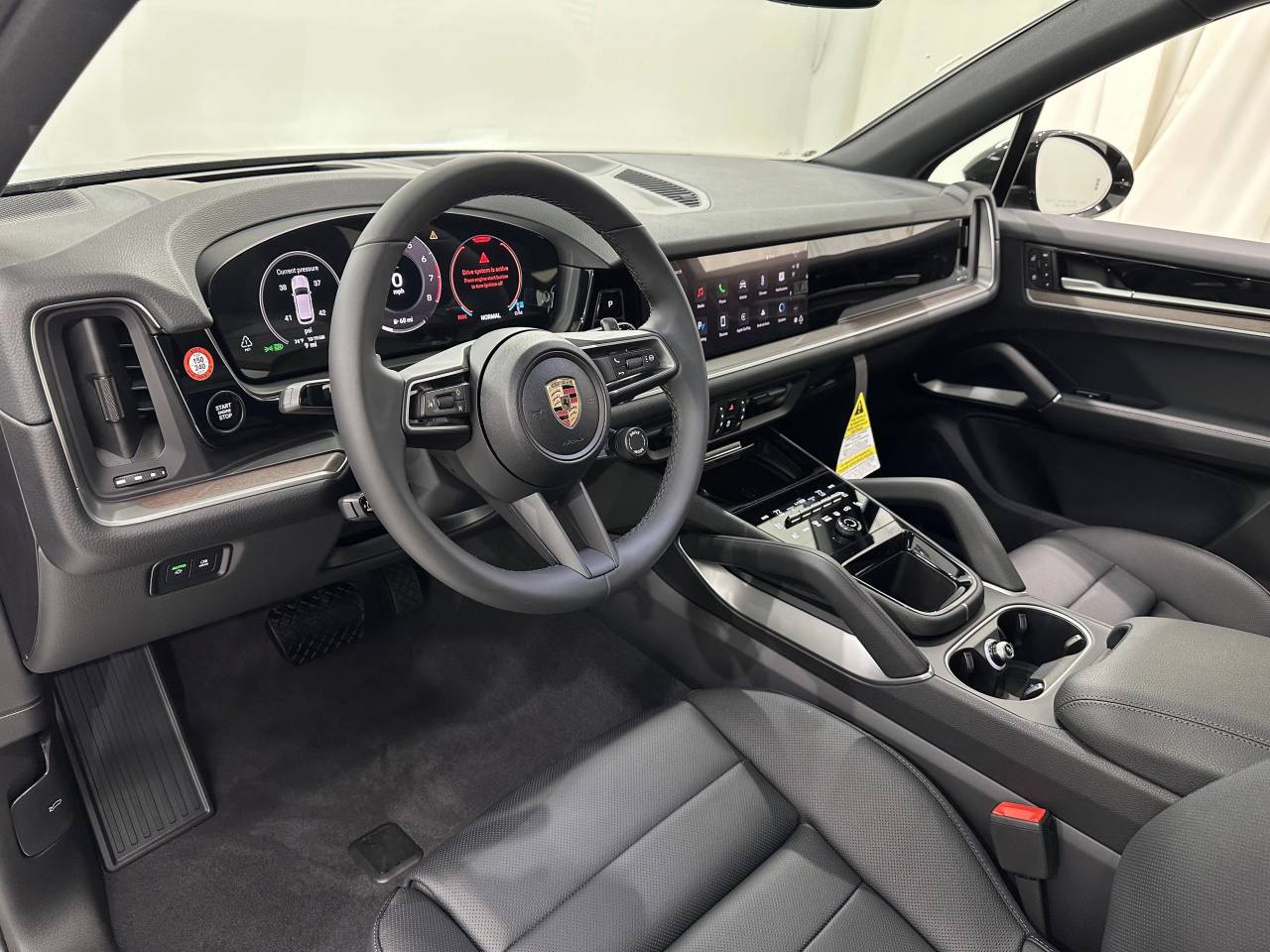 2025 Porsche Cayenne photo 4