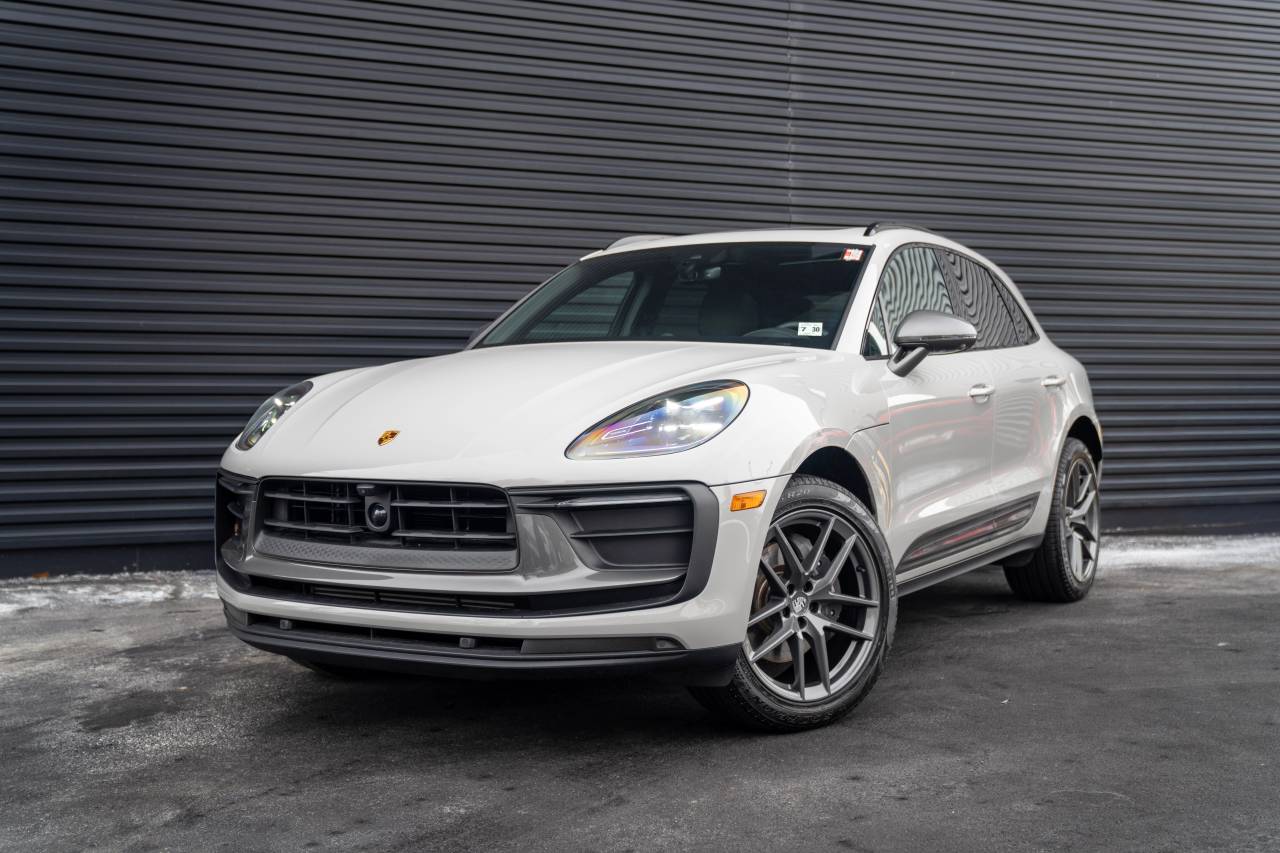 2025 Porsche Macan T's photo
