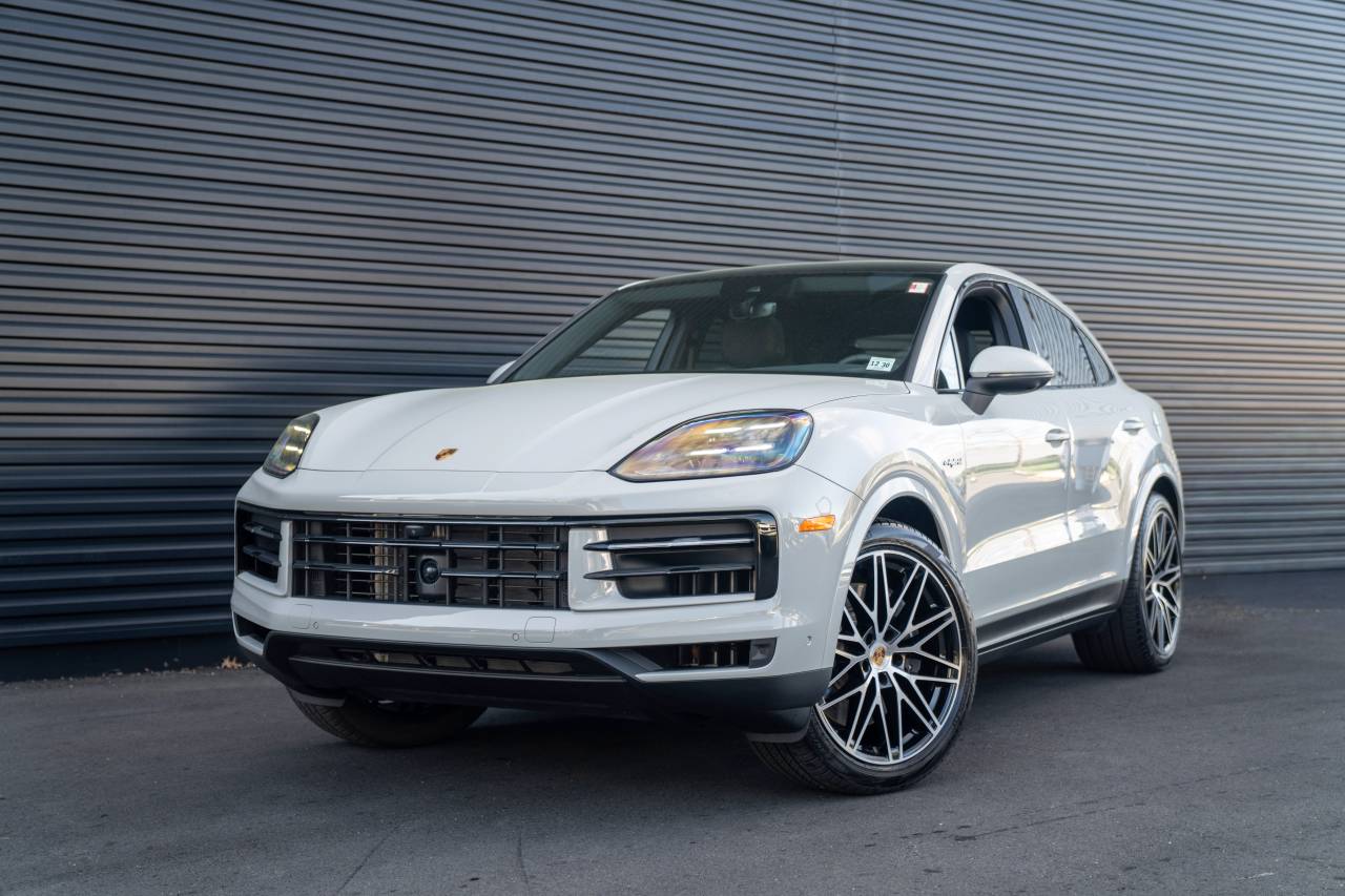 2025 Porsche Cayenne E-Hybrid's photo