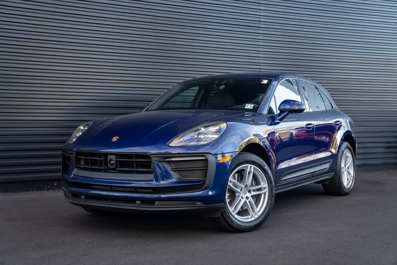 2025 Porsche Macan Base