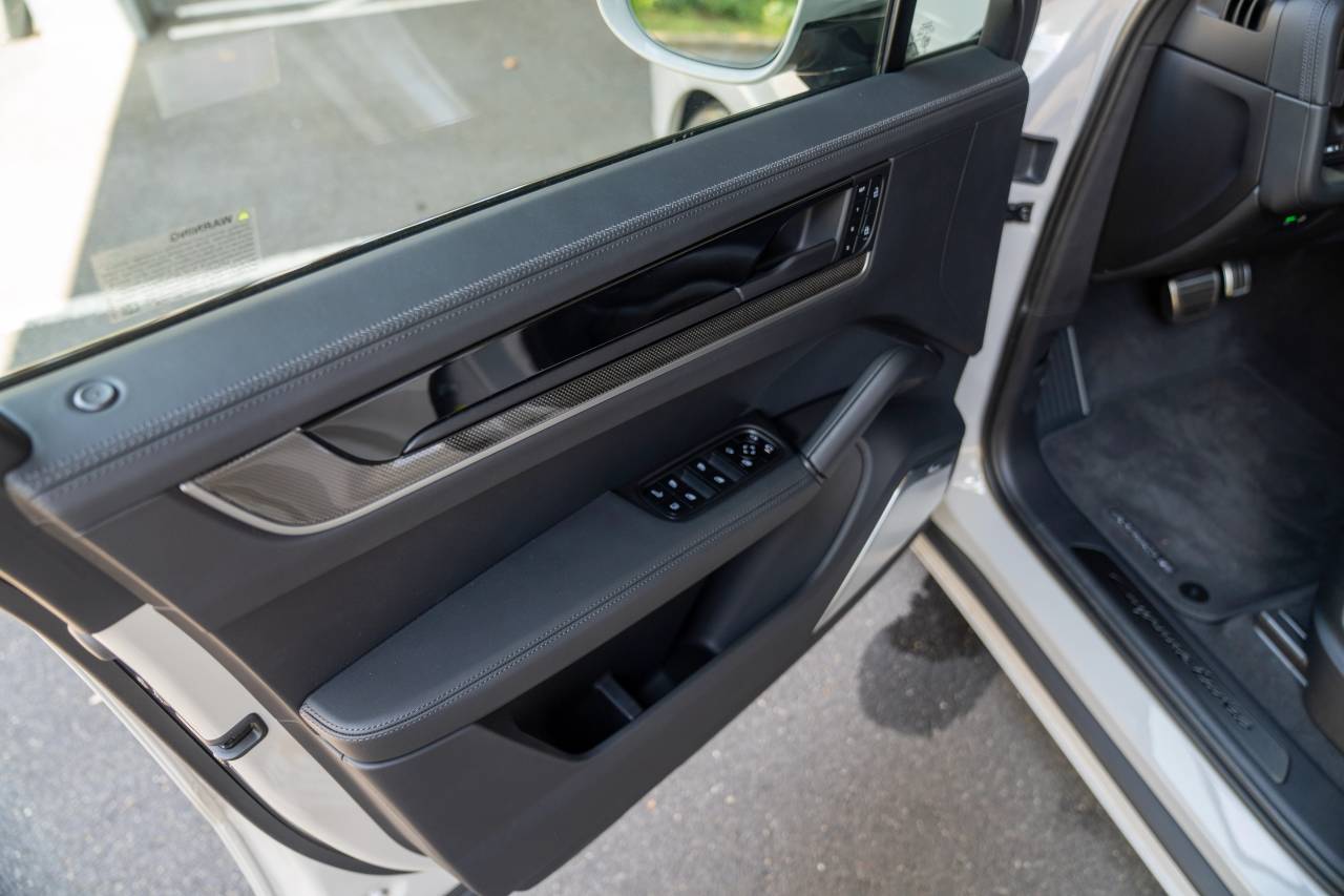 2025 Porsche Cayenne Coup Turbo E-Hybrid - Photo 25