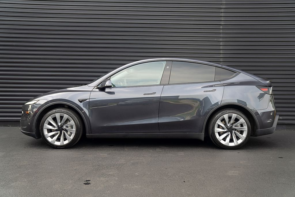 Used 2026 Tesla Model Y Long Range with VIN 7SAYGDEE4TA391962 for sale in Lawrence Township, NJ