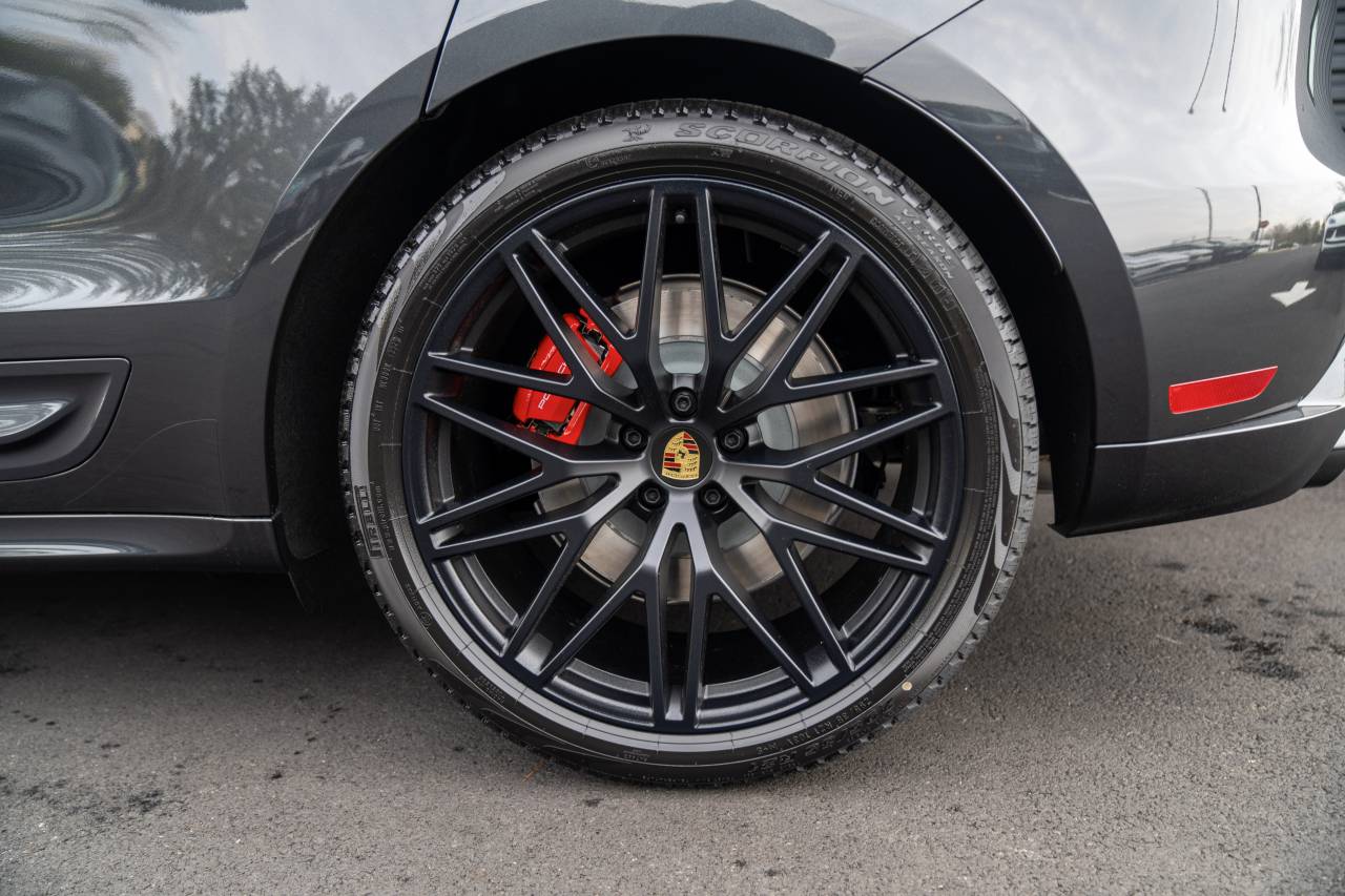 2026 Porsche Macan GTS - Photo 8