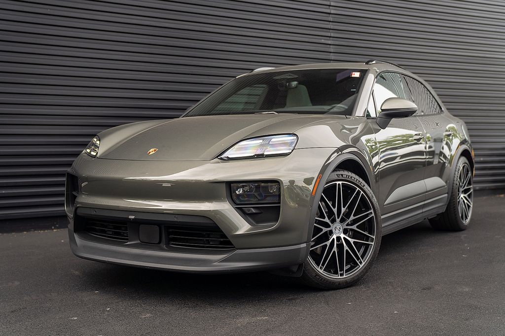 2024 Porsche Macan Macan 4 Electric's photo
