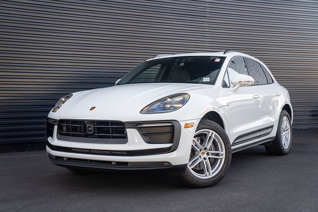 2026 Porsche Macan Base