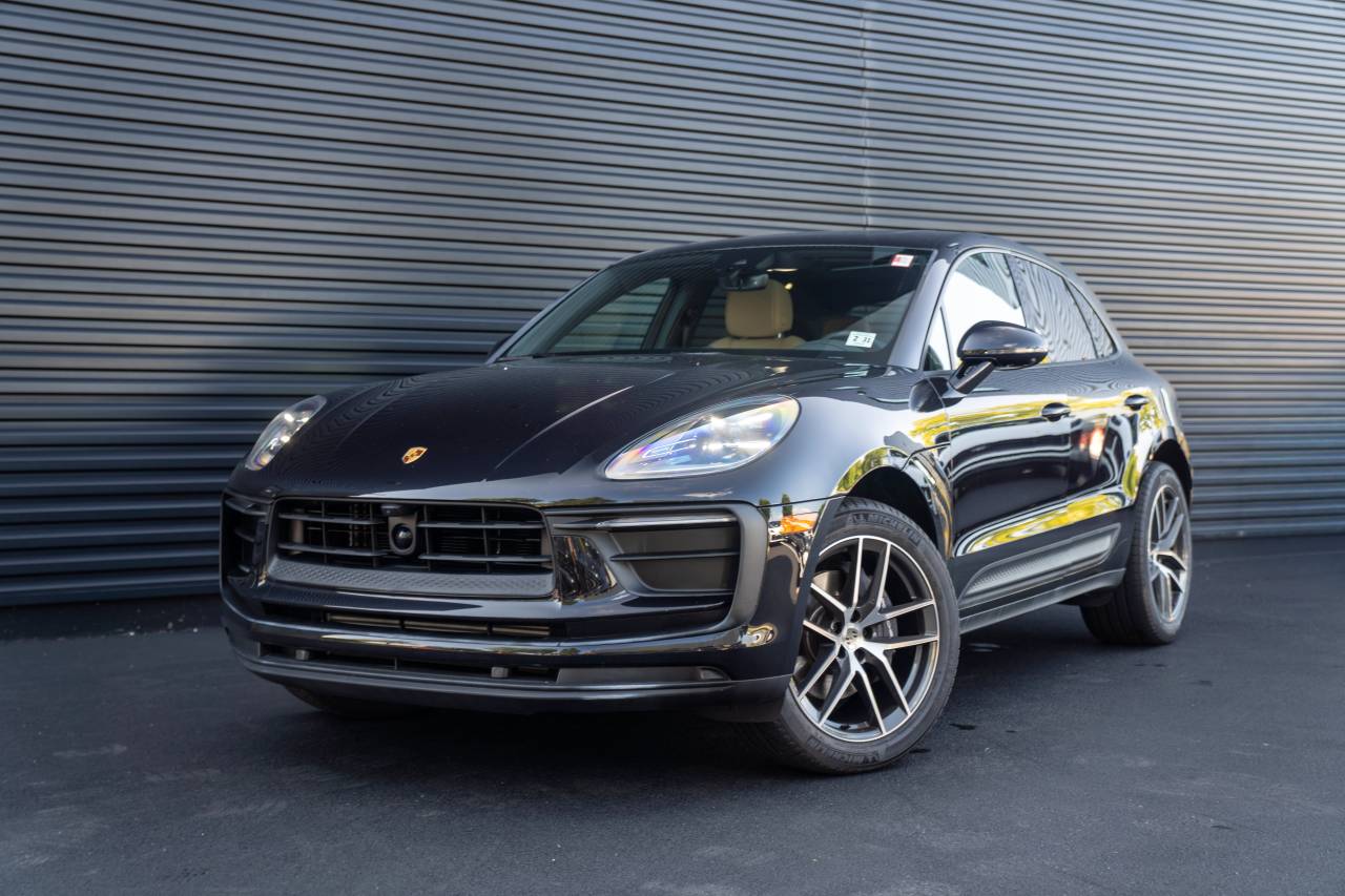 2026 Porsche Macan Base