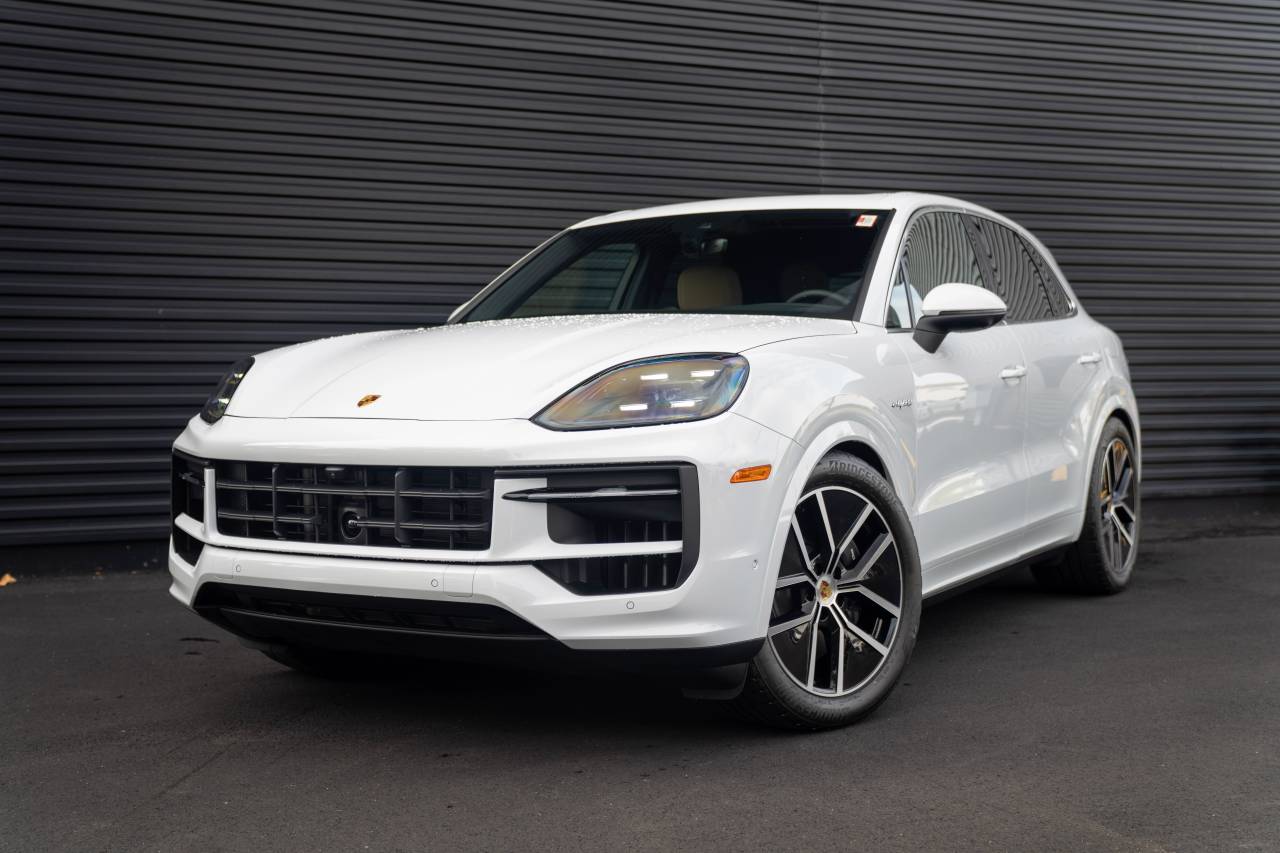 2024 Porsche Cayenne E-Hybrid's photo