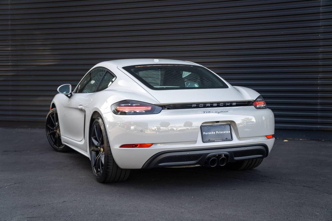 2025 Porsche Cayman photo 3