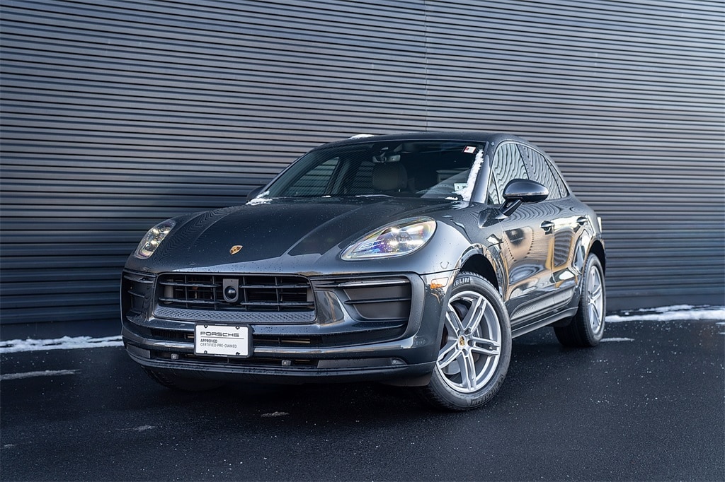 2025 Porsche Macan T's photo