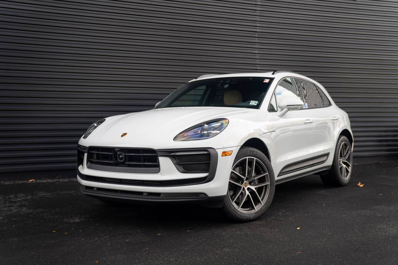 2025 Porsche Macan Base