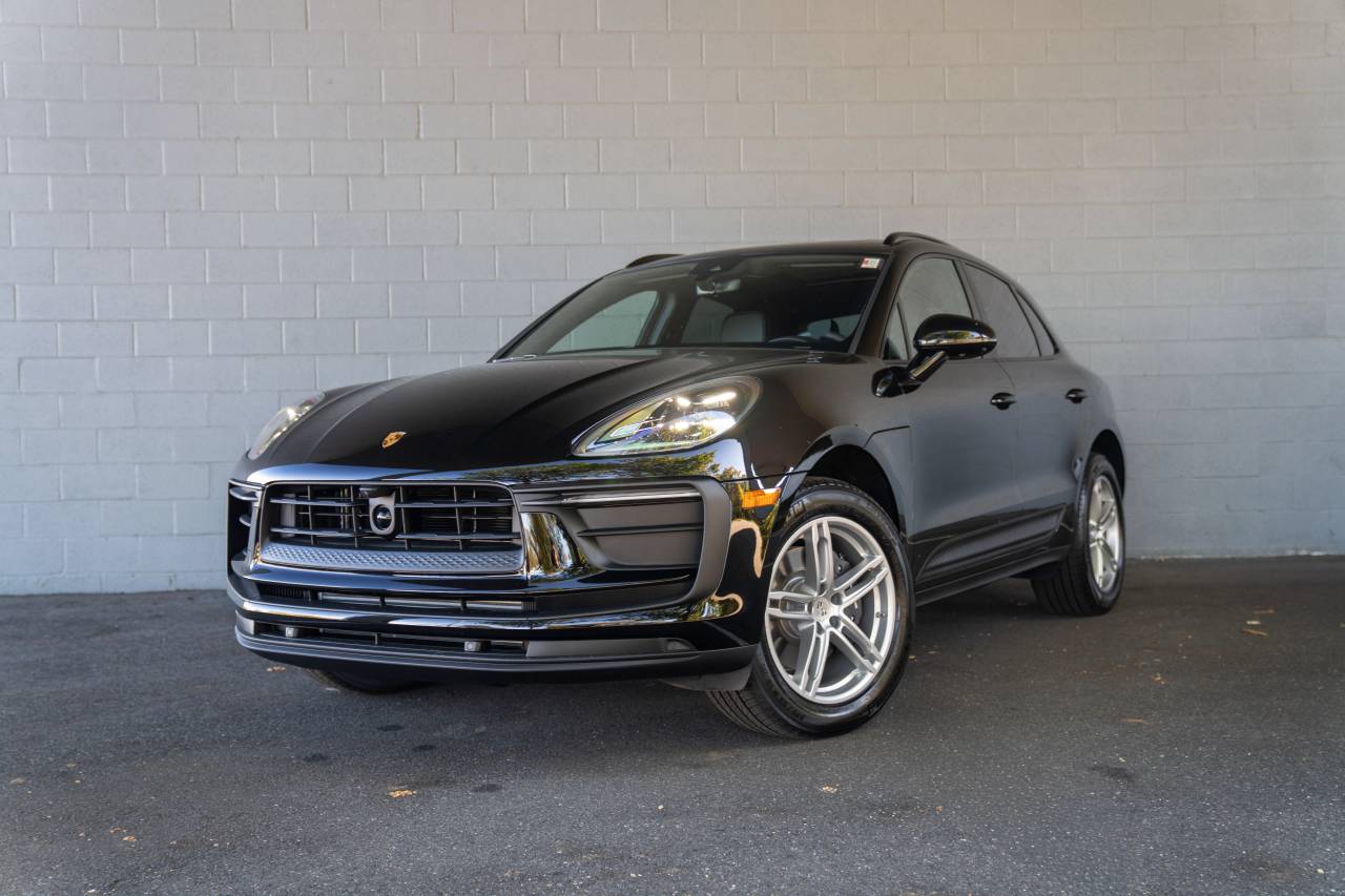 2026 Porsche Macan Base