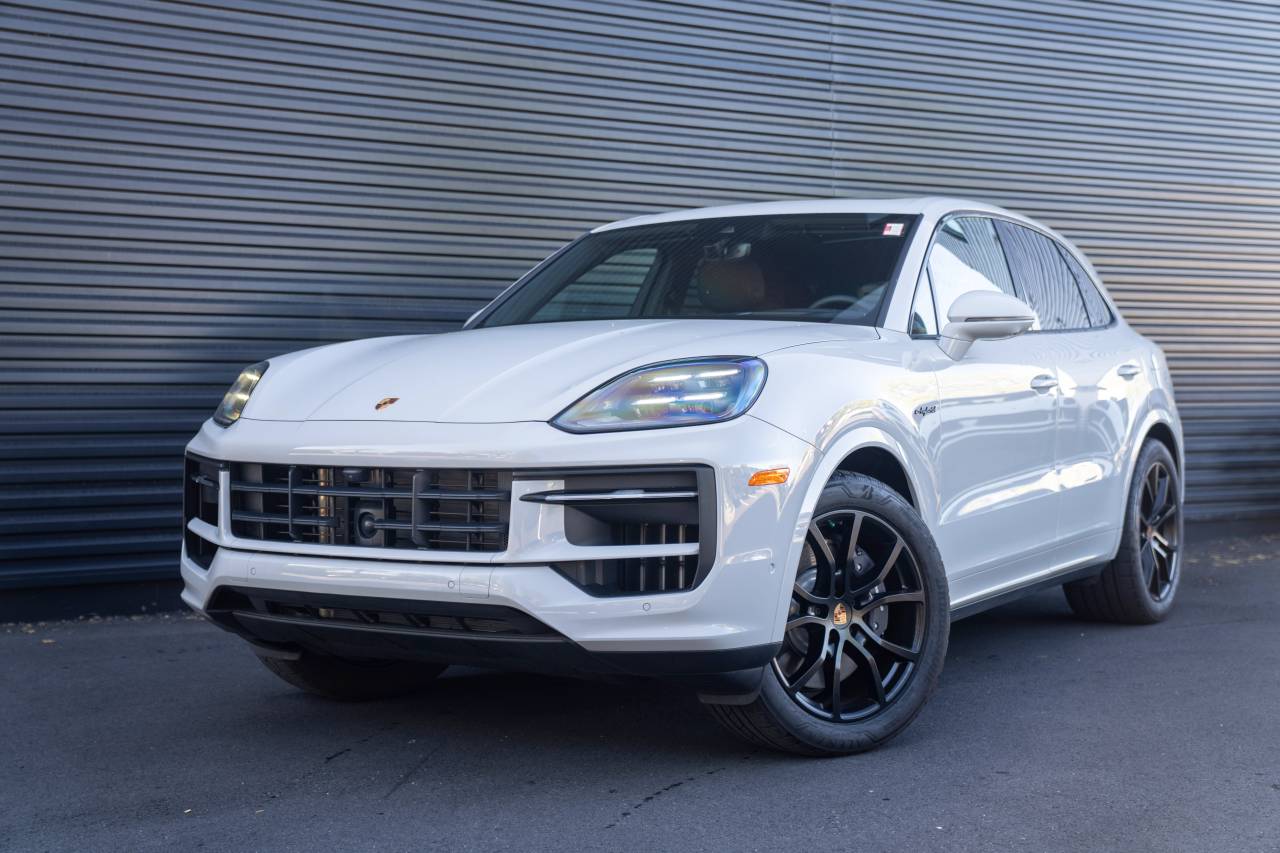 2025 Porsche Cayenne E-Hybrid's photo