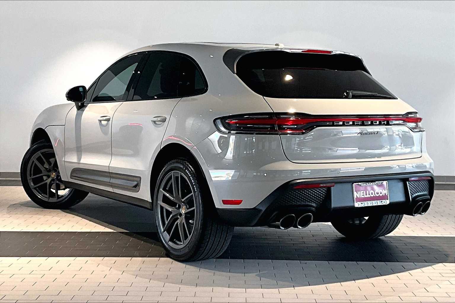 2024 Porsche Macan T photo 3