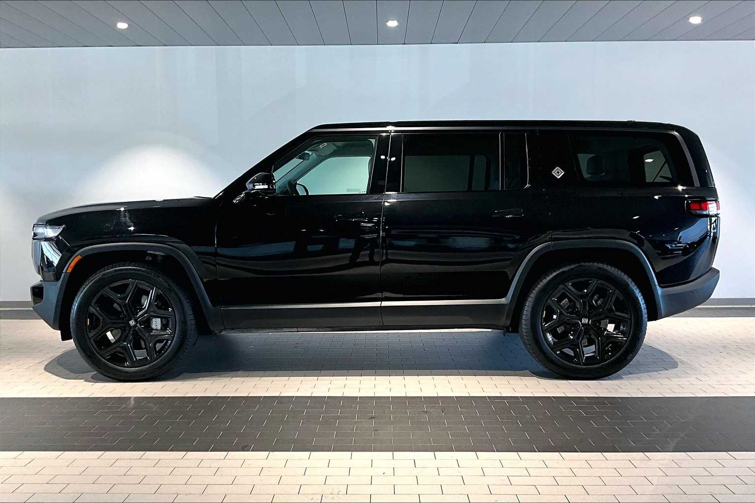 Used 2025 Rivian R1S Adventure with VIN 7PDSGBBA8SN055476 for sale in Sacramento, CA