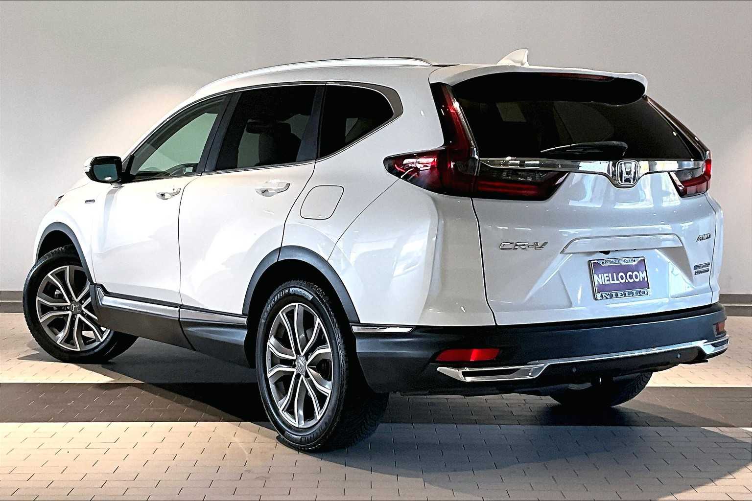 2022 Honda CR-V Hybrid Touring photo 3