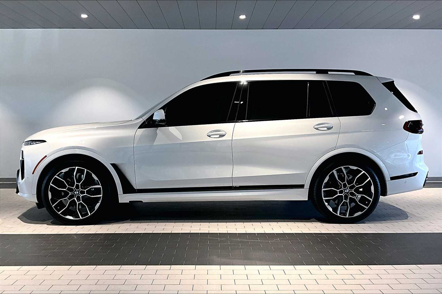 2023 Bmw X7 xDrive40i photo 2