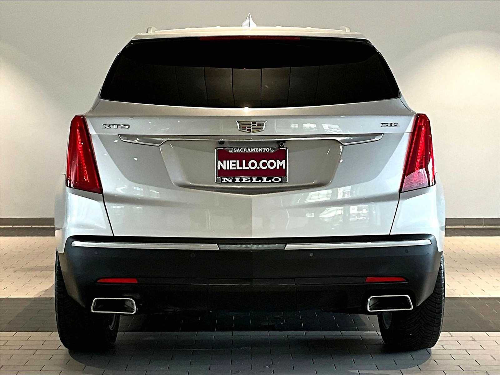 2018 Cadillac XT5 Premium Luxury FWD 4dr photo 5