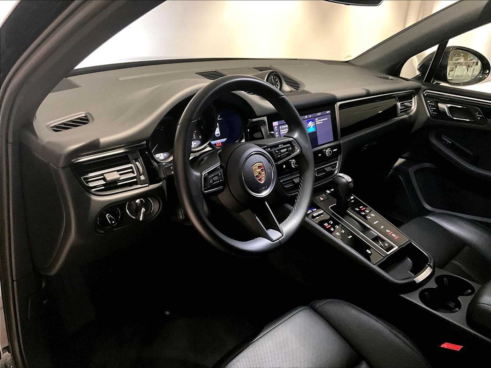 2024 Porsche Macan photo 4