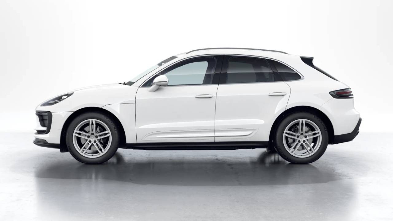 2026 Porsche Macan T photo 2