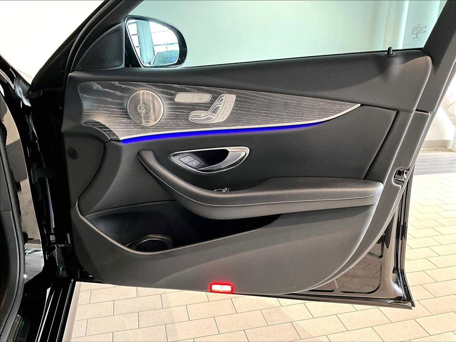 2022 Mercedes-Benz E-Class E350 - Photo 24