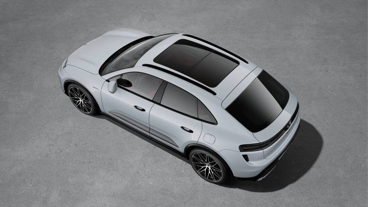2025 Porsche Macan Electric Turbo photo 4