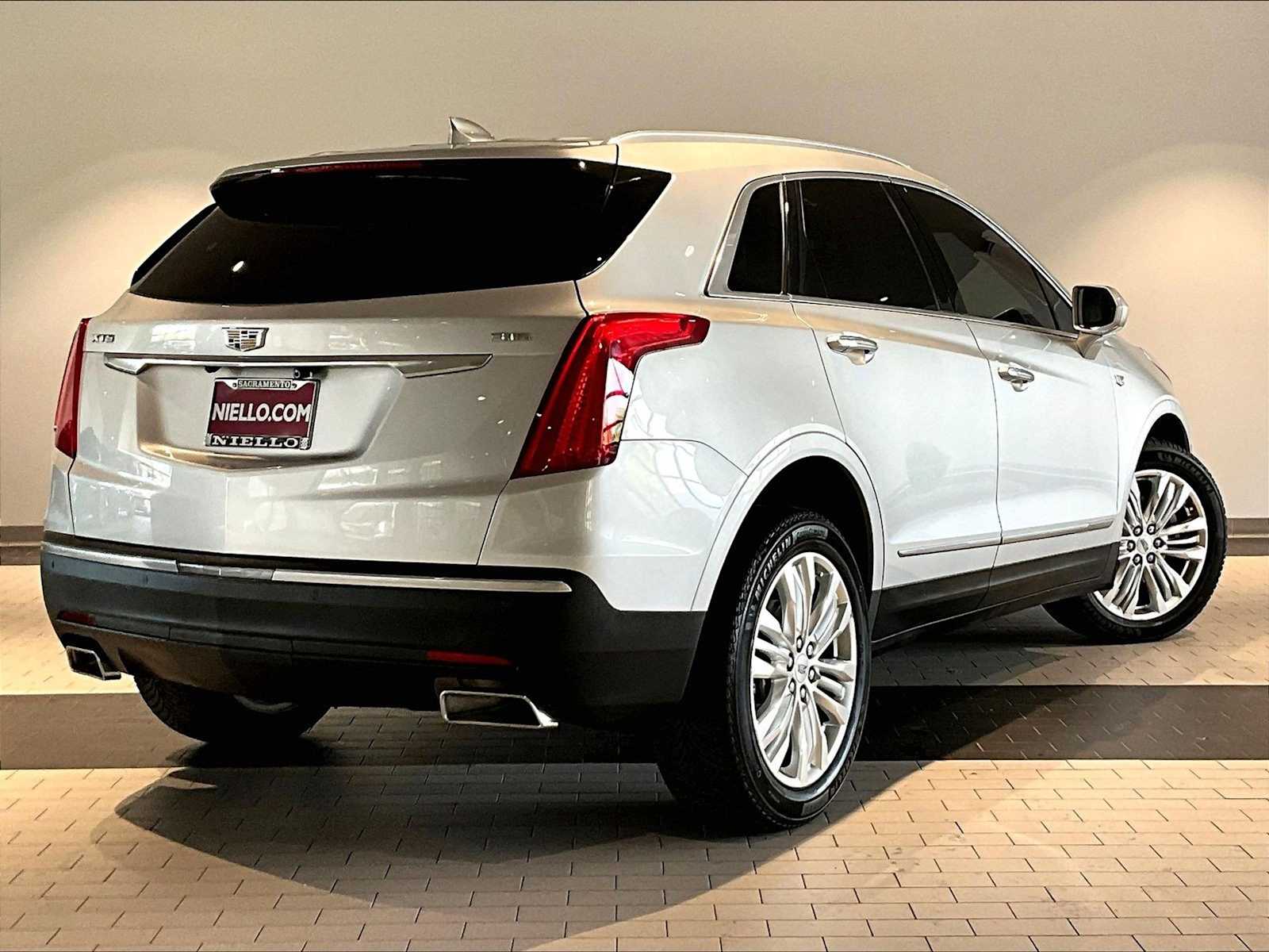 2018 Cadillac XT5 Premium Luxury FWD 4dr photo 6