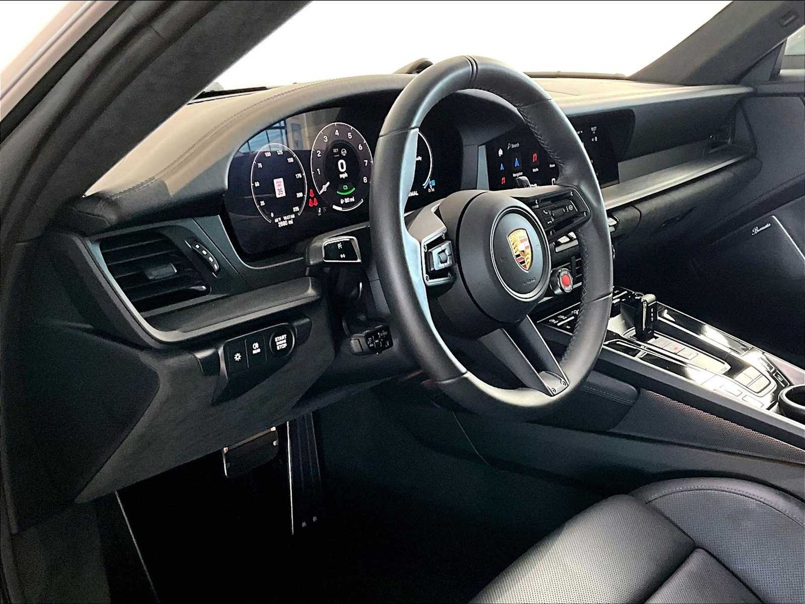 2025 Porsche 911 4 GTS photo 4