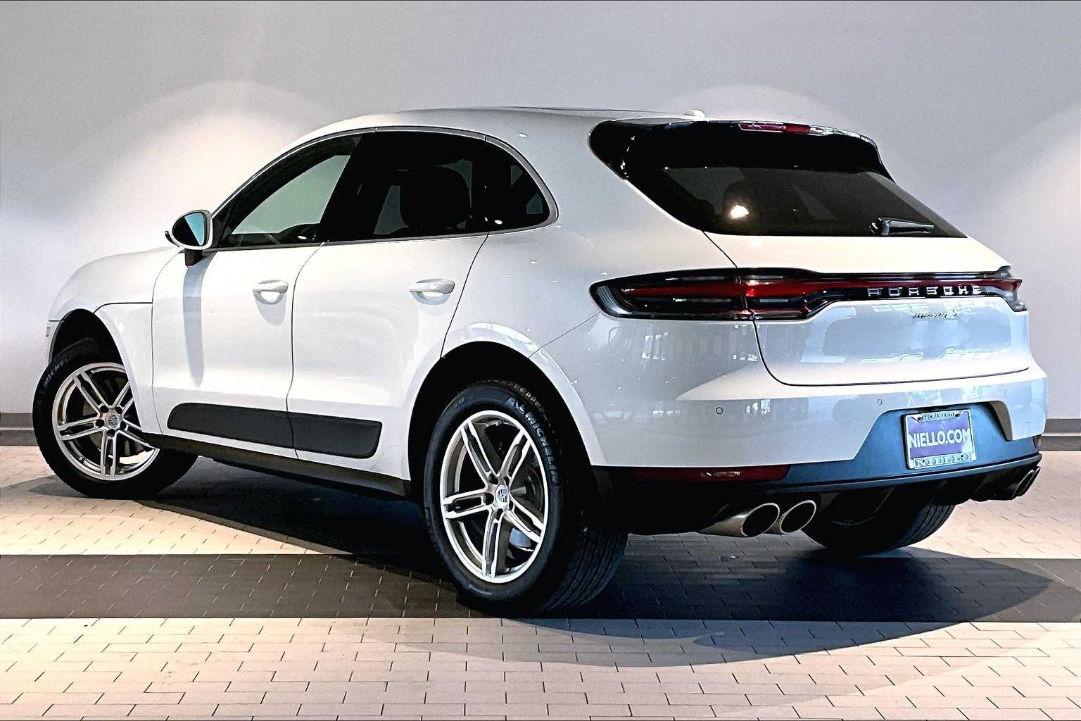2021 Porsche Macan S photo 3
