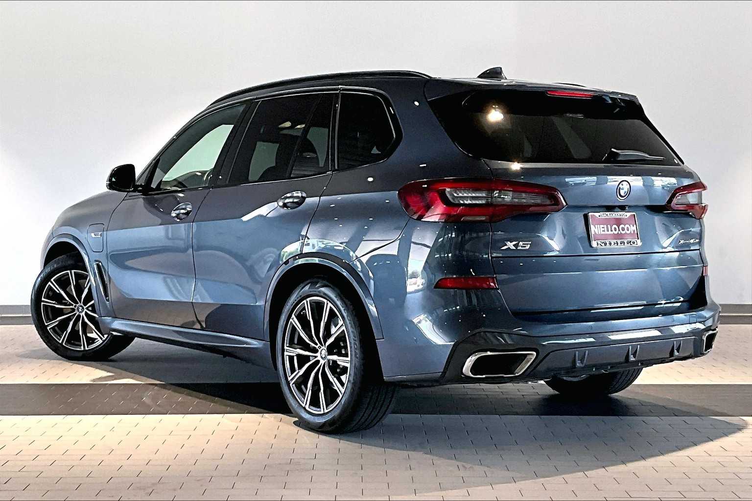 2022 Bmw X5 xDrive45e photo 3