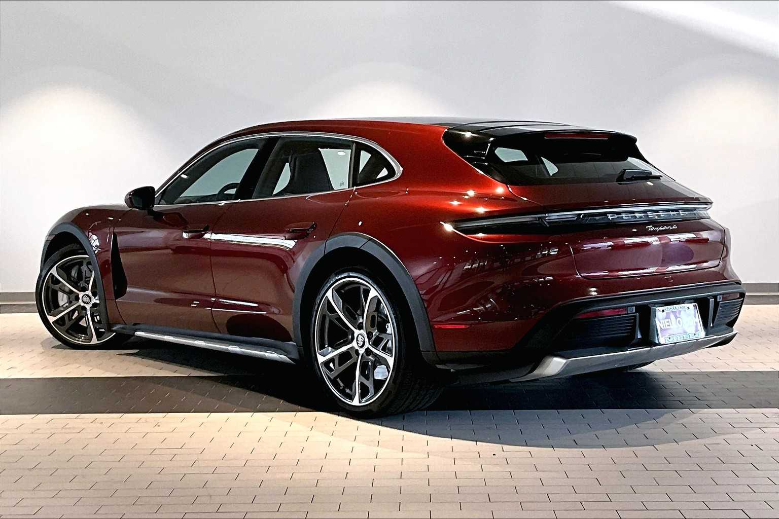 2022 Porsche Taycan 4 Cross Turismo photo 3