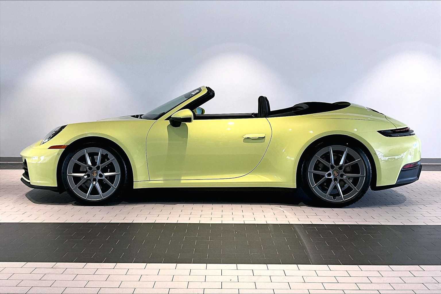 2025 Porsche 911 Cabriolet photo 2