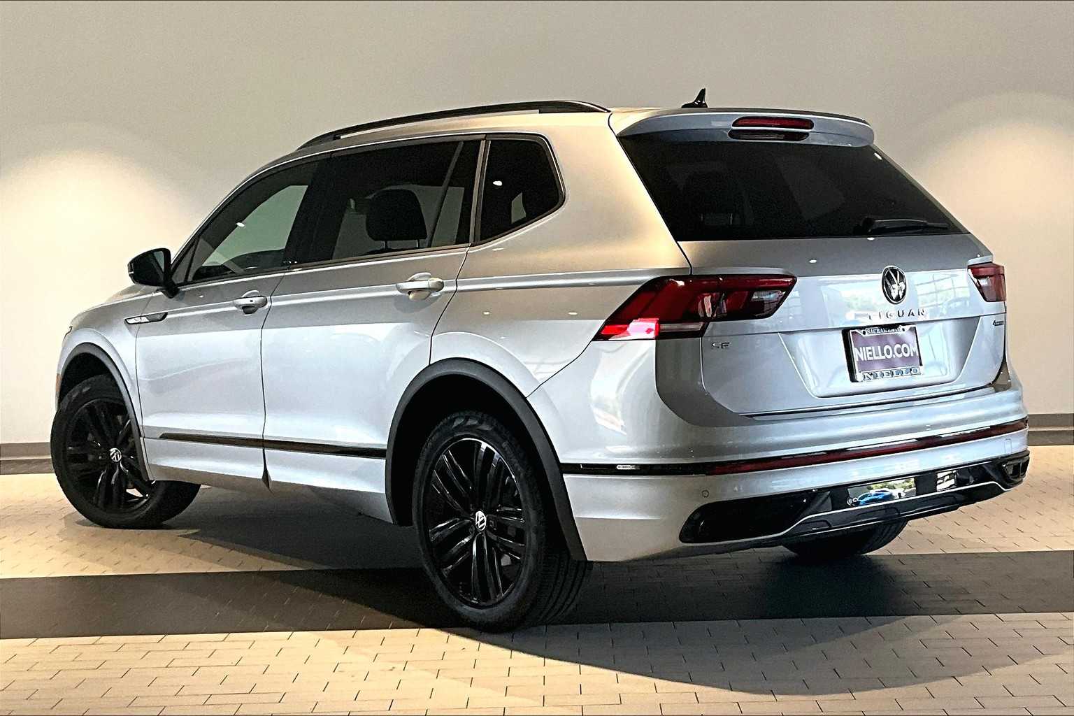 2022 Volkswagen Tiguan SE R-Line Black photo 3
