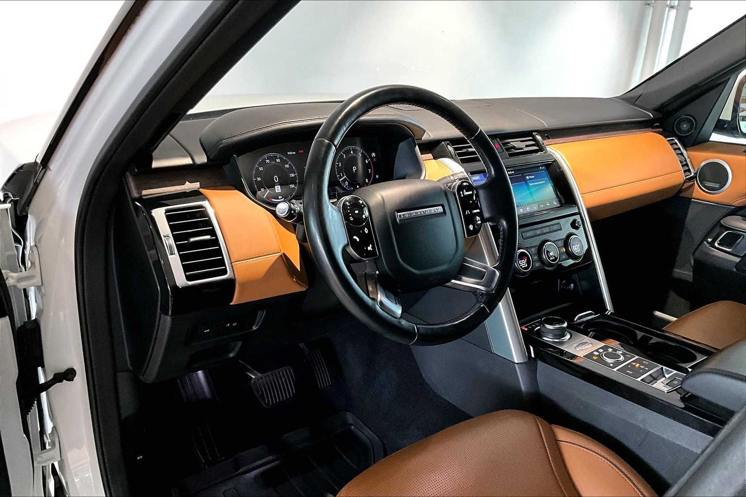 2019 Land Rover Discovery HSE Luxury photo 4
