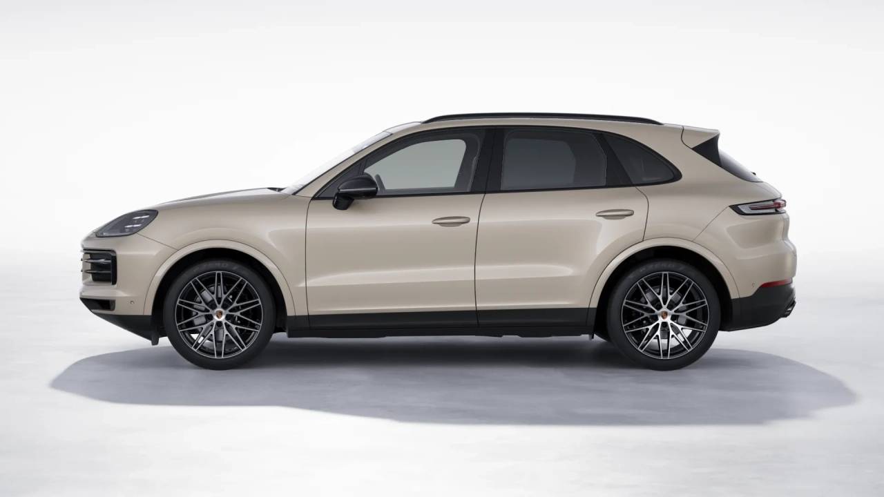 2026 Porsche Cayenne photo 2