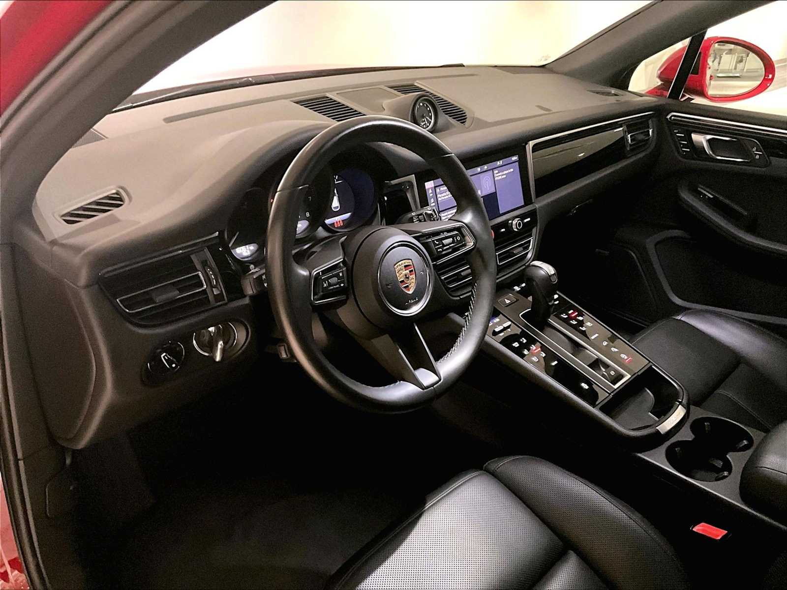 2024 Porsche Macan photo 4