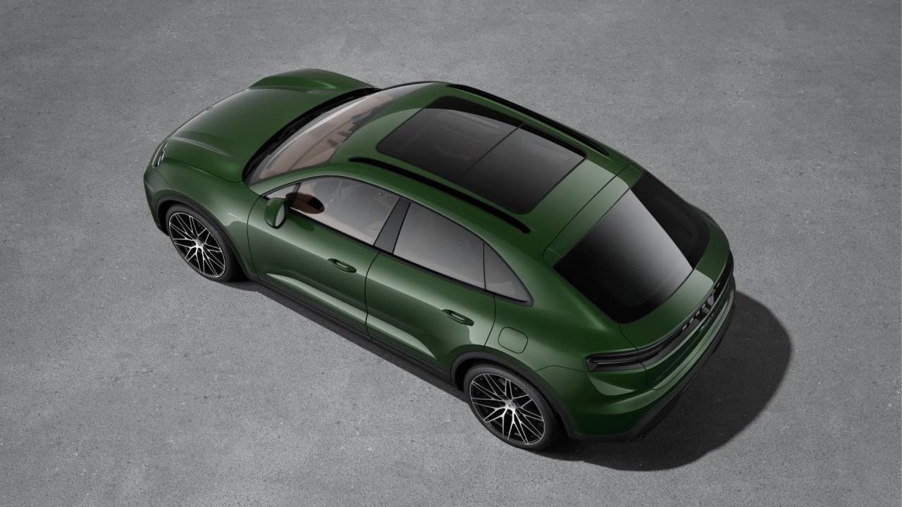 2025 Porsche Macan Electric 4 photo 4