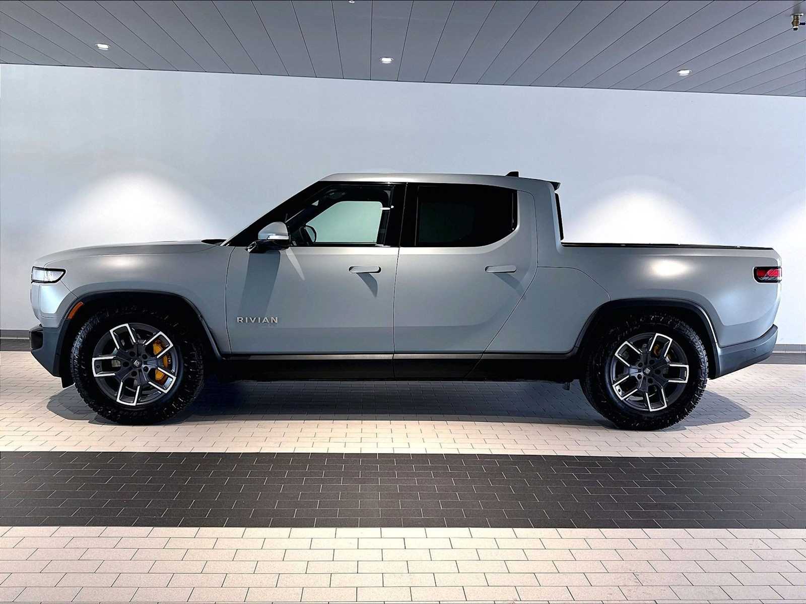 Used 2024 Rivian R1T Adventure with VIN 7FCTGAAA8RN033795 for sale in Roseville, CA