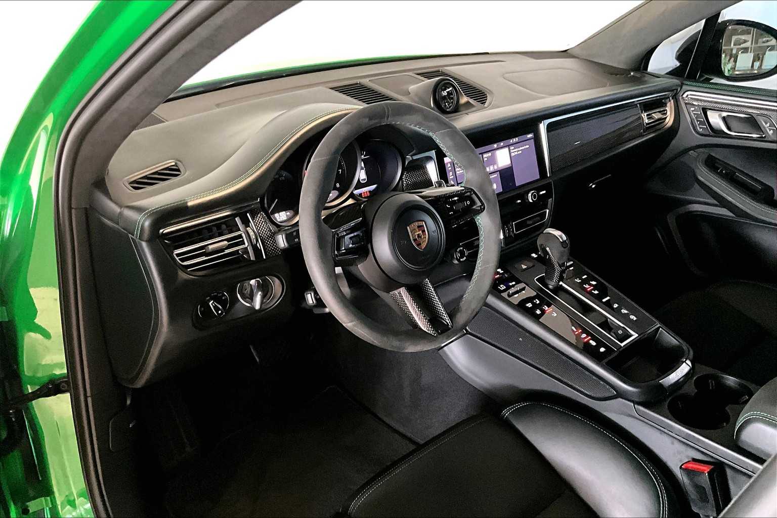 2023 Porsche Macan GTS photo 4