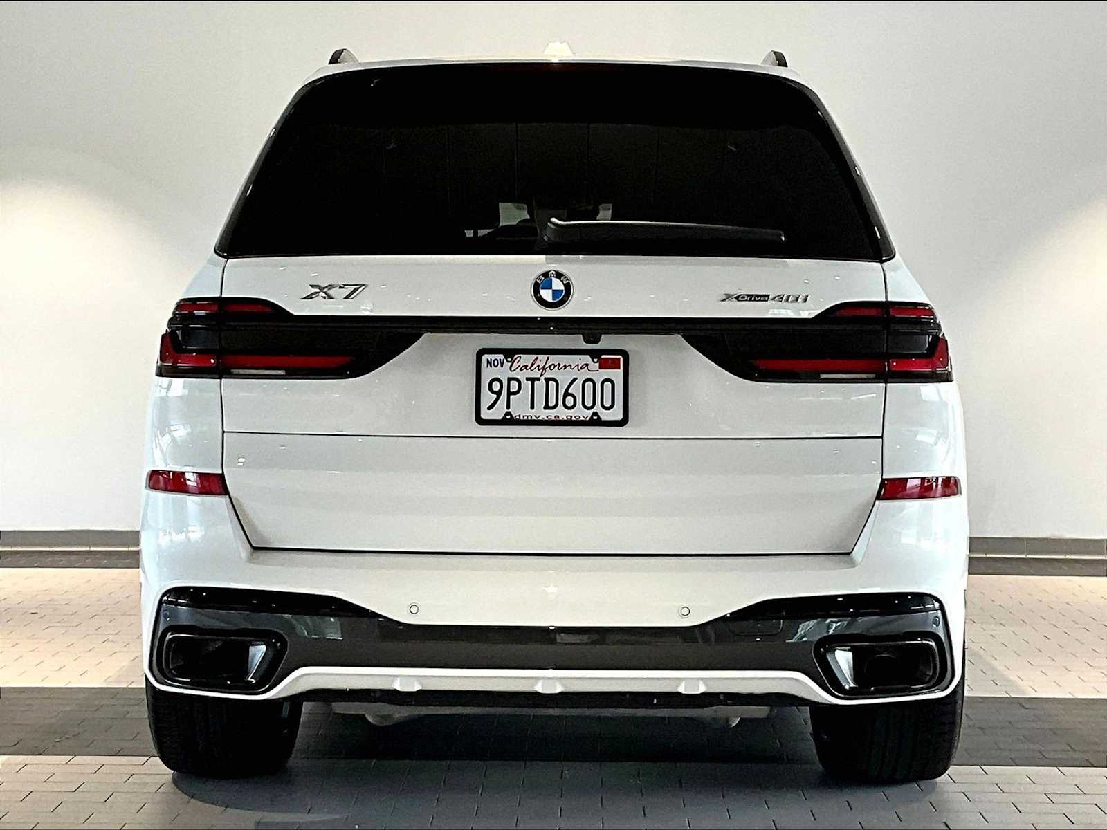 2025 BMW X7 xDrive40i xDrive40i Sports Activity Vehicle photo 5