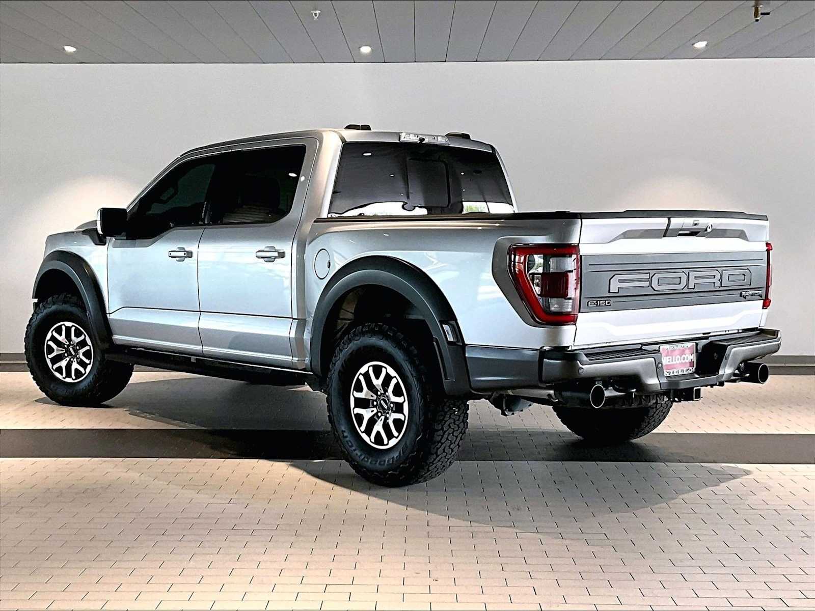 2023 Ford F-150 Raptor 4WD Supercrew 5.5 Box photo 2