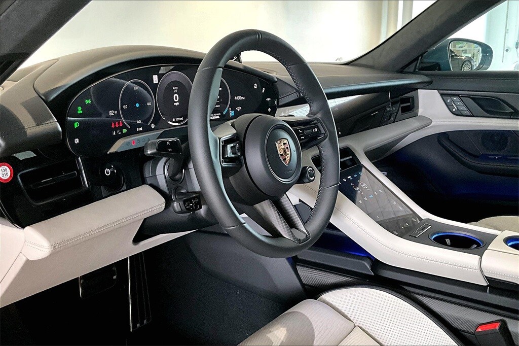 2025 Porsche Taycan GTS photo 4