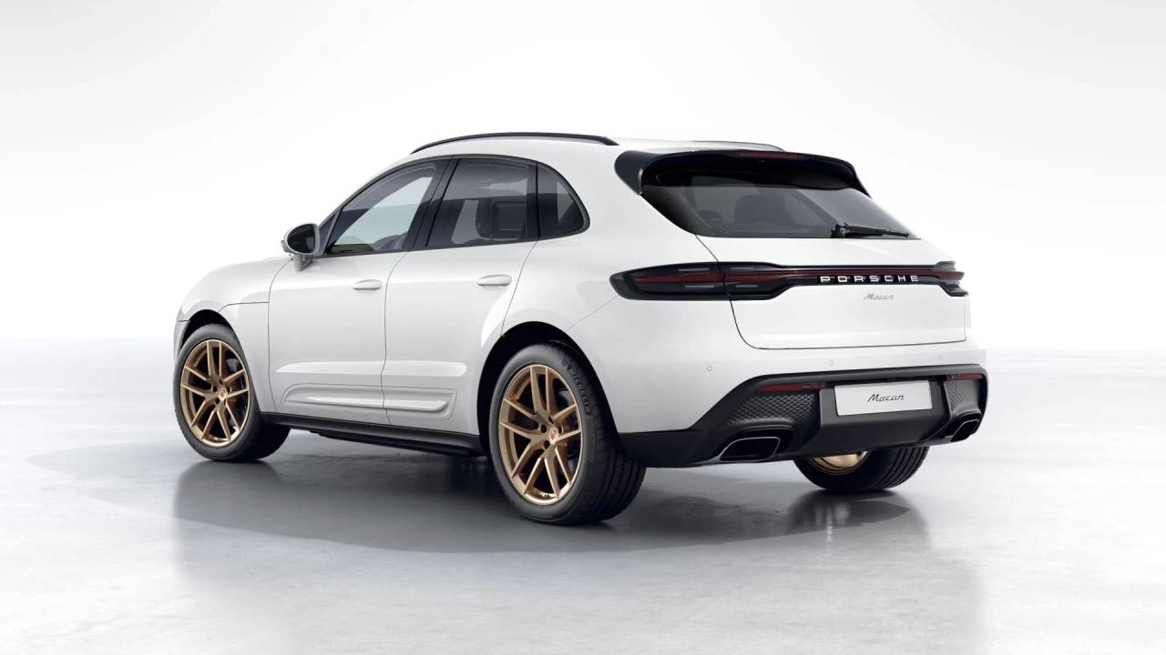 2026 Porsche Macan T photo 3