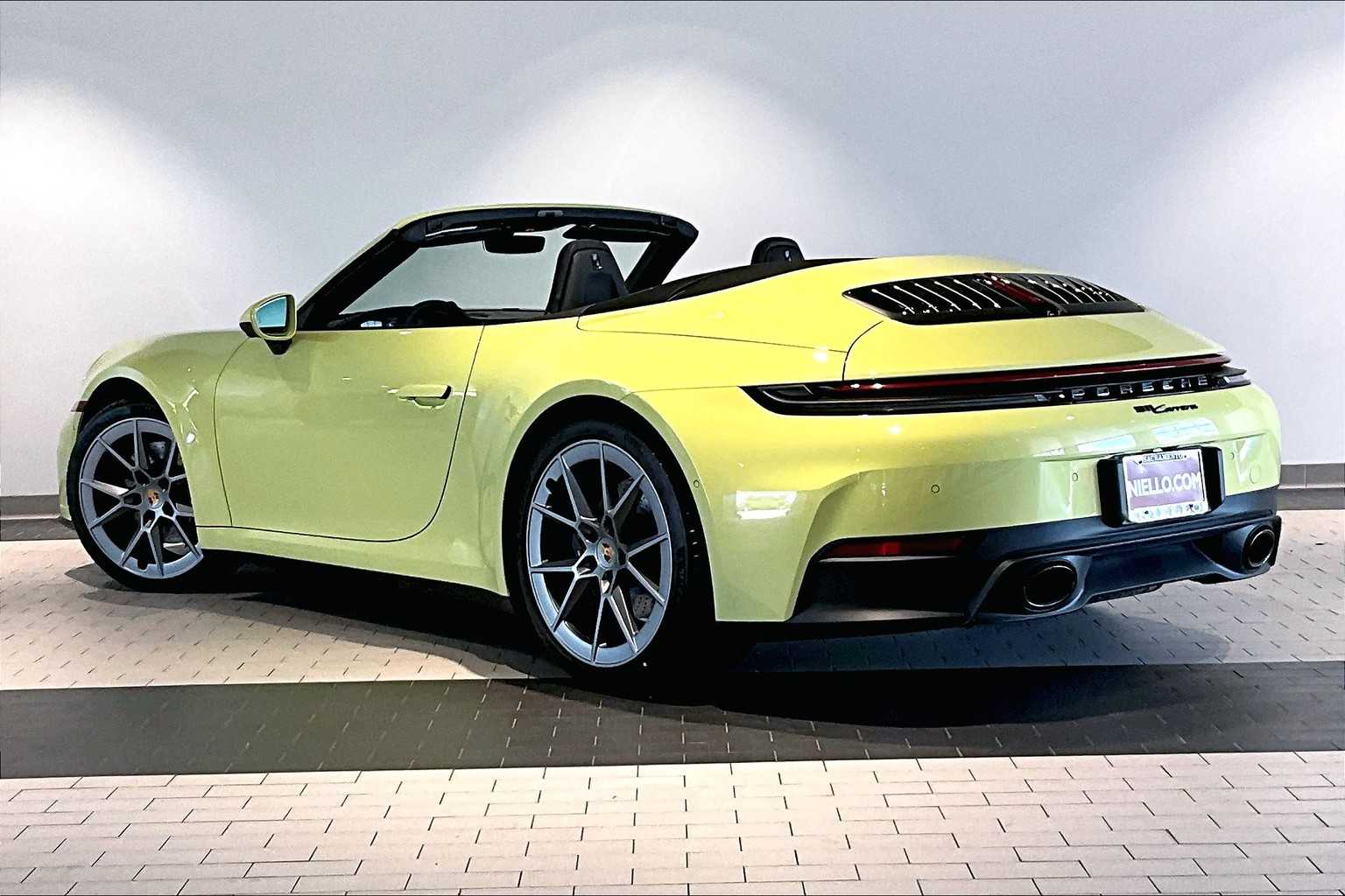 2025 Porsche 911 Cabriolet photo 3