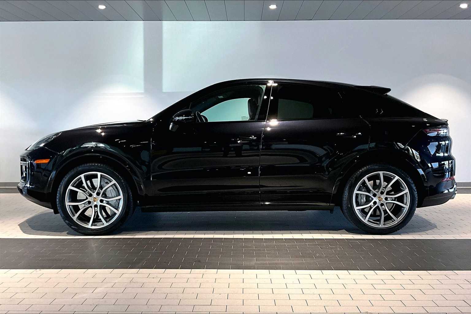 2020 Porsche Cayenne Turbo Coupe photo 2