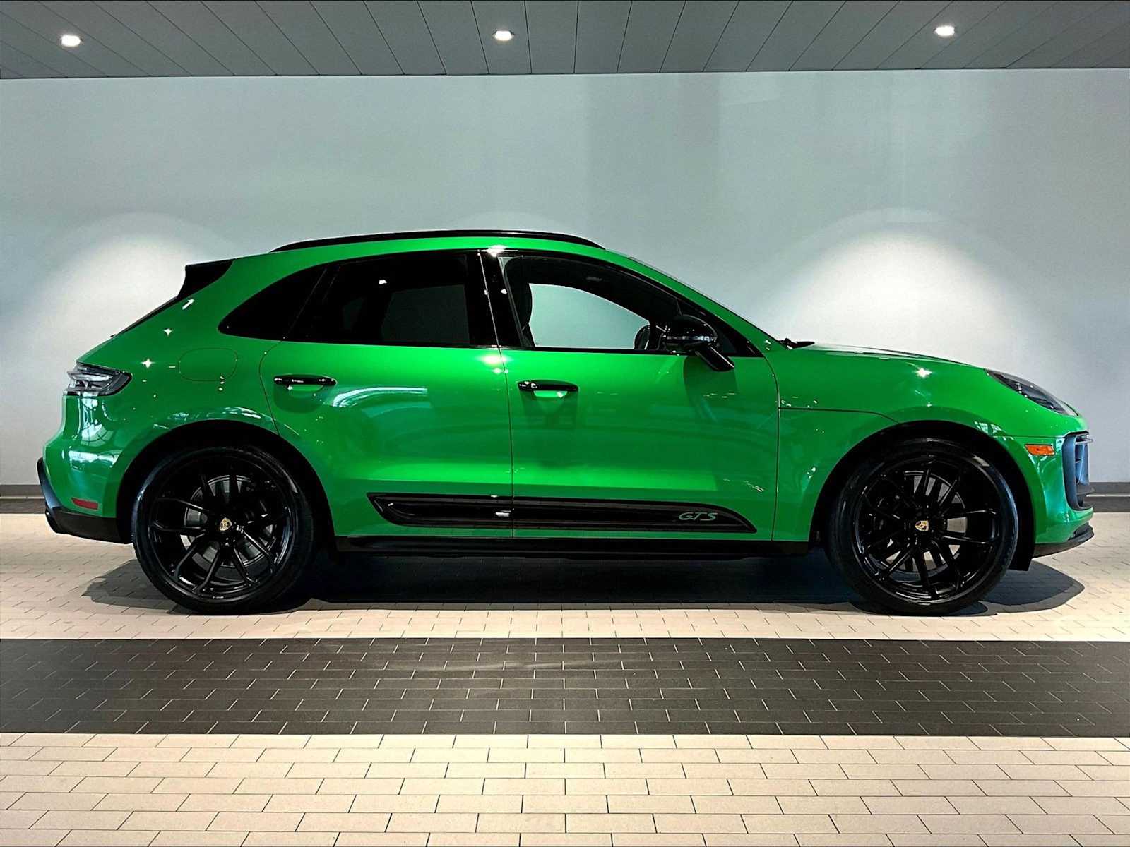 2023 Porsche Macan GTS AWD photo 3