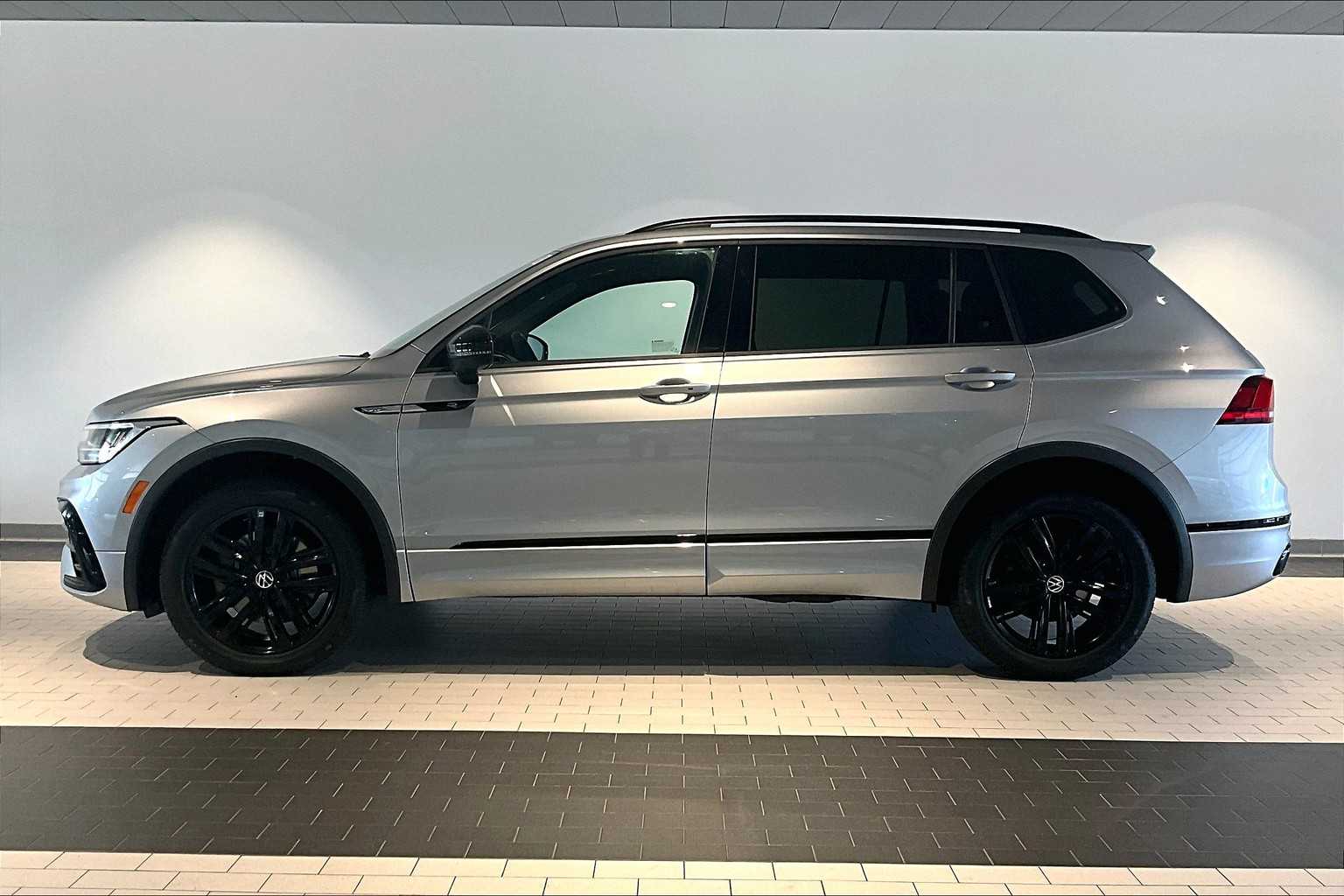 Used 2022 Volkswagen Tiguan SE R-LINE BLACK with VIN 3VV8B7AX1NM157009 for sale in Sacramento, CA