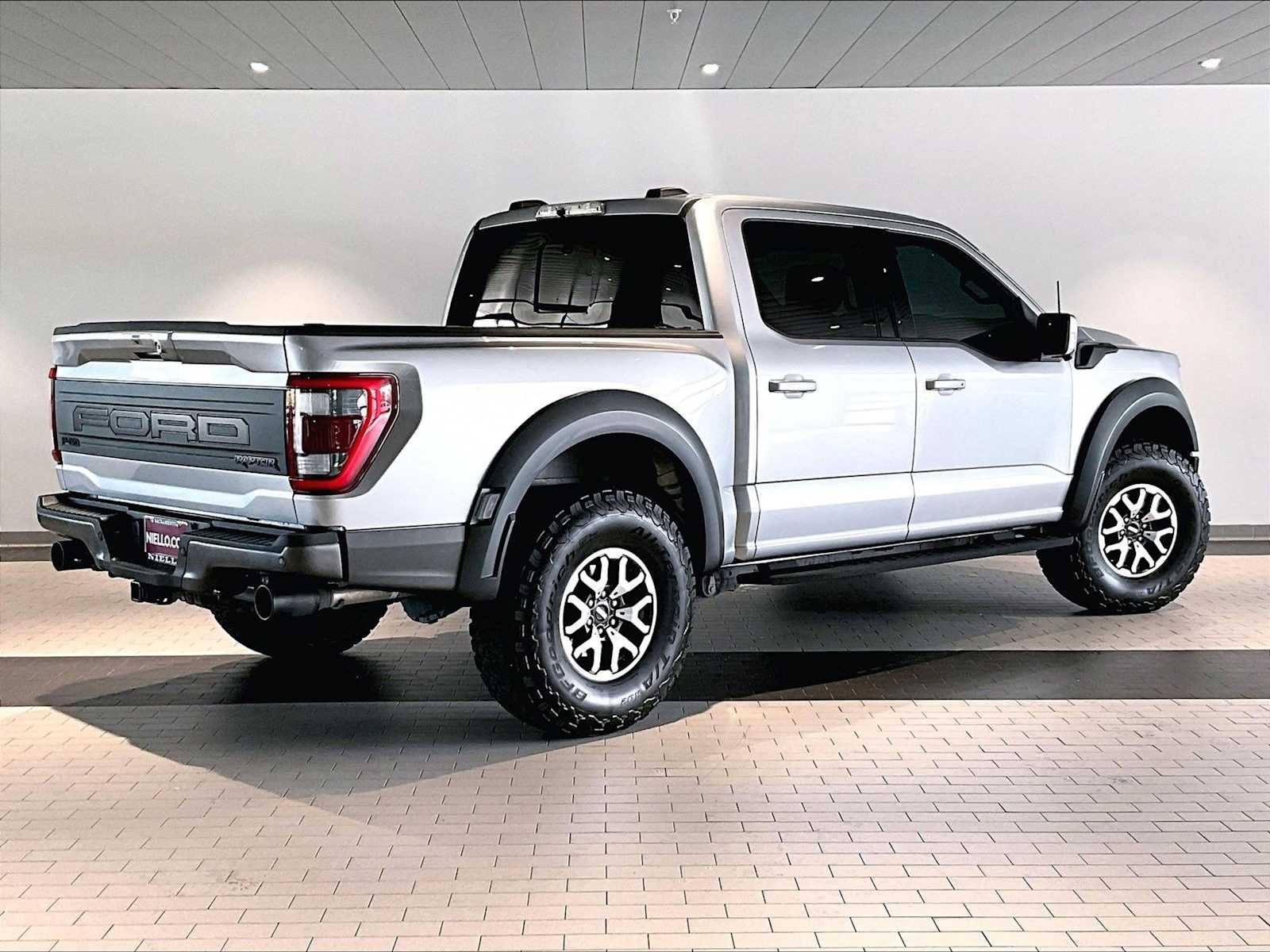 2023 Ford F-150 Raptor 4WD Supercrew 5.5 Box photo 6