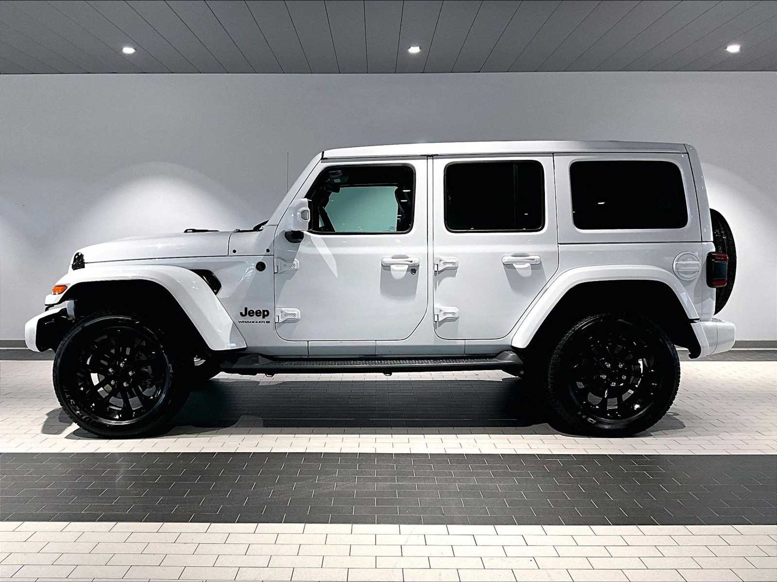 2023 Jeep Wrangler High Altitude photo 2