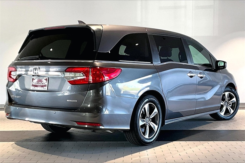 Used 2018 Honda Odyssey Touring with VIN 5FNRL6H8XJB044330 for sale in Sacramento, CA