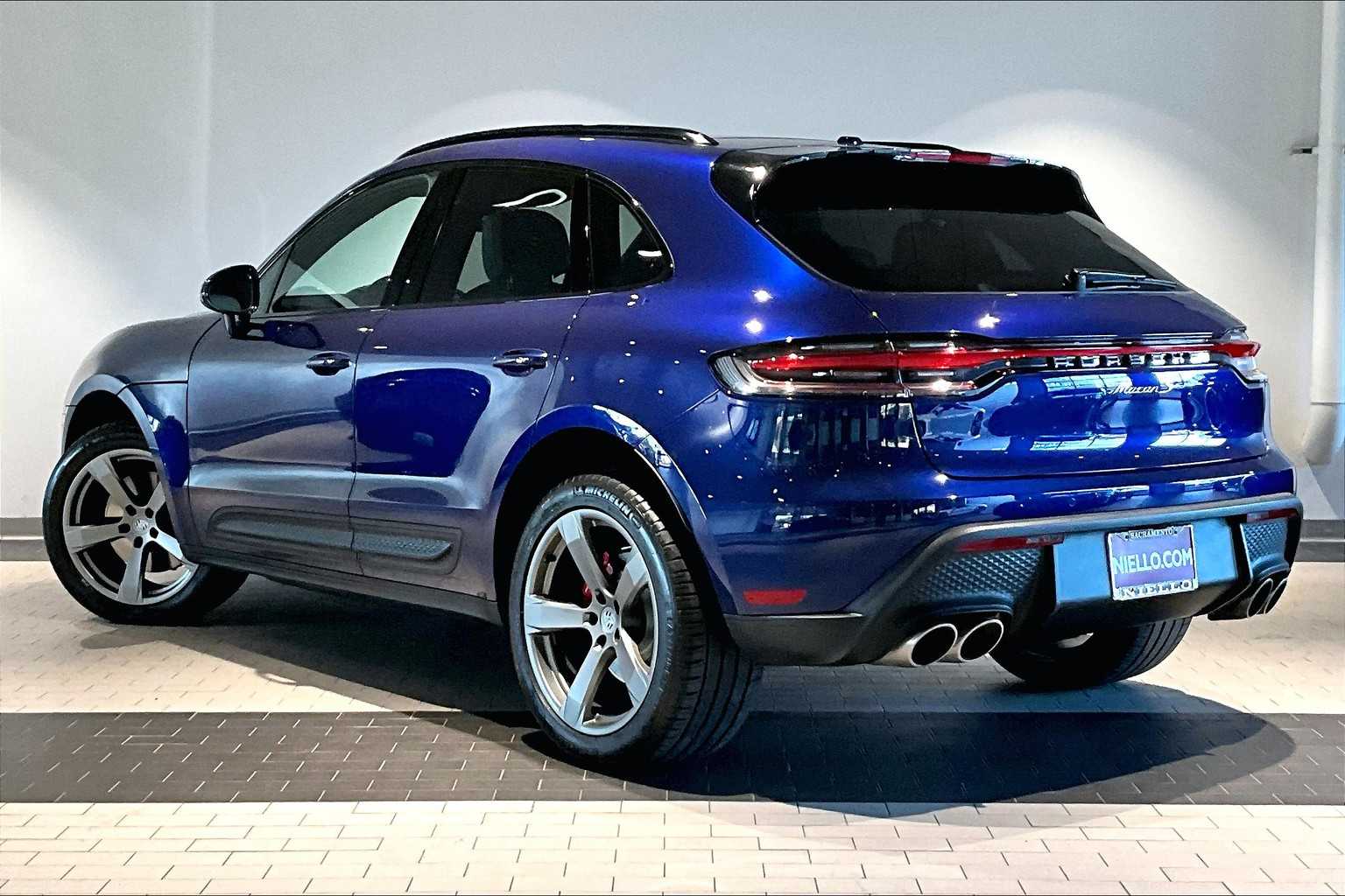 2024 Porsche Macan S photo 3